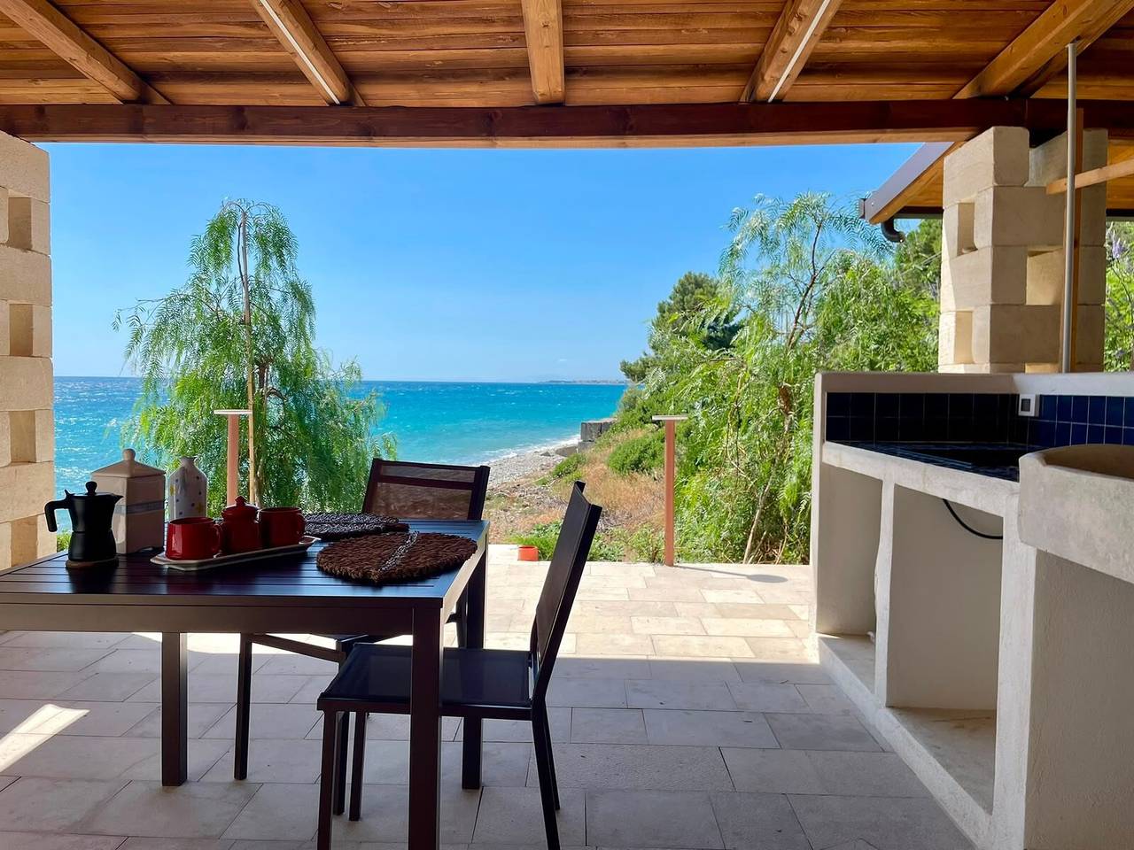 Appartamento intero, Appartamento 'Cala Galatea 1' con vista mare, terrazza privata e Wi-Fi in Roseto Capo Spulico, Golfo di Taranto