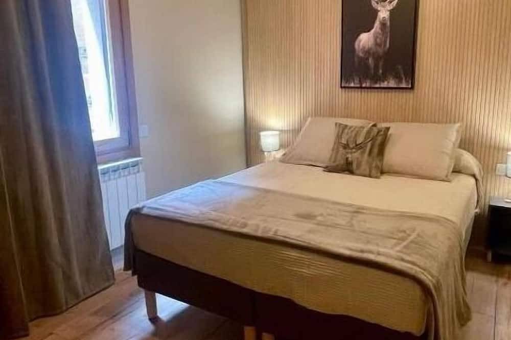 Entire apartment, Design Apartment in Puigcerdà- Apartament/o A/en Puigcerdà -wohnung in Puigcerdà in Puigcerdà, Catalan Pyrenees