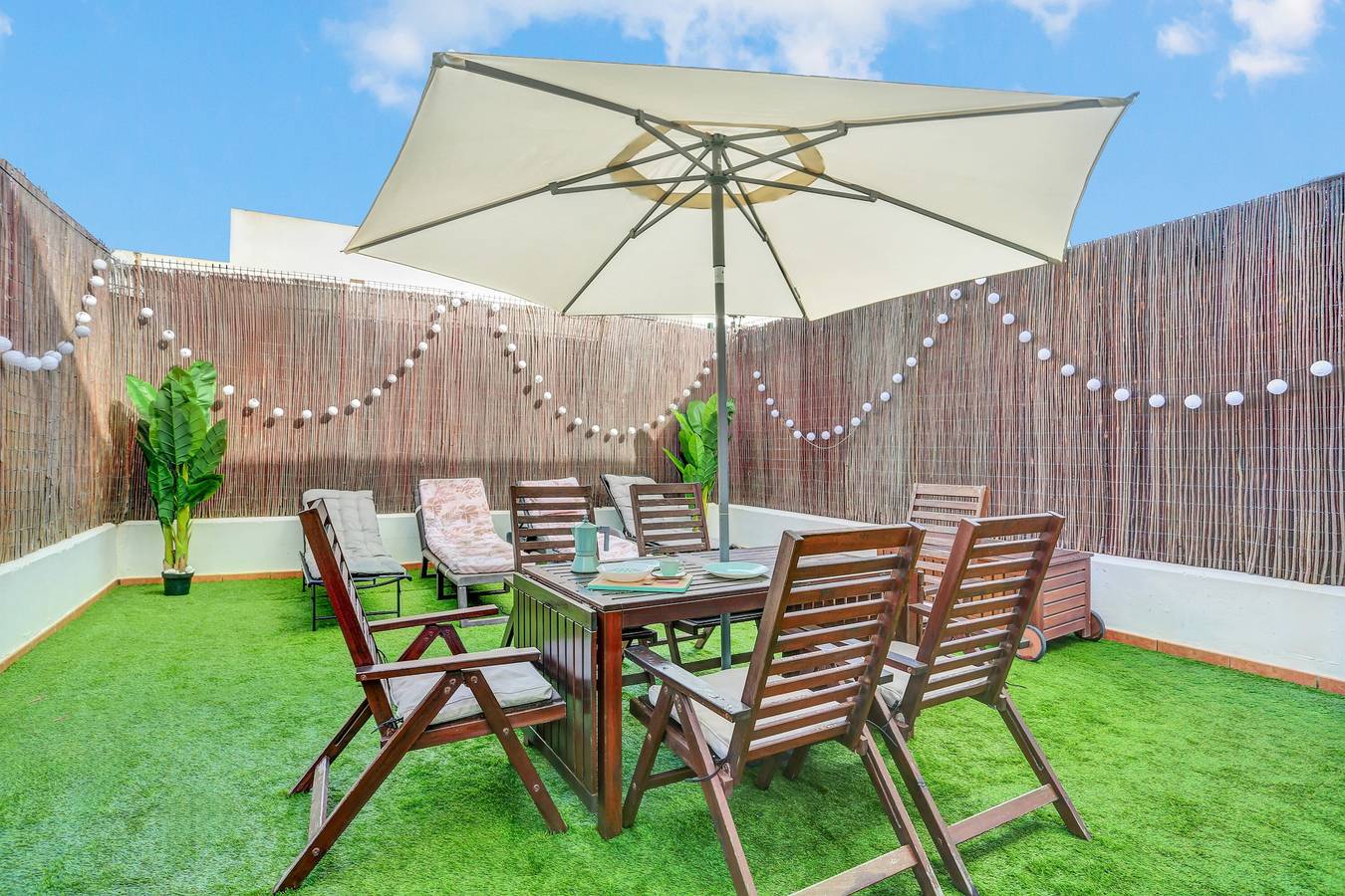 Geheel appartement, Vakantieappartement 'Native Coconut House' met privéterras en wifi in Puerto de Corralejo, La Oliva