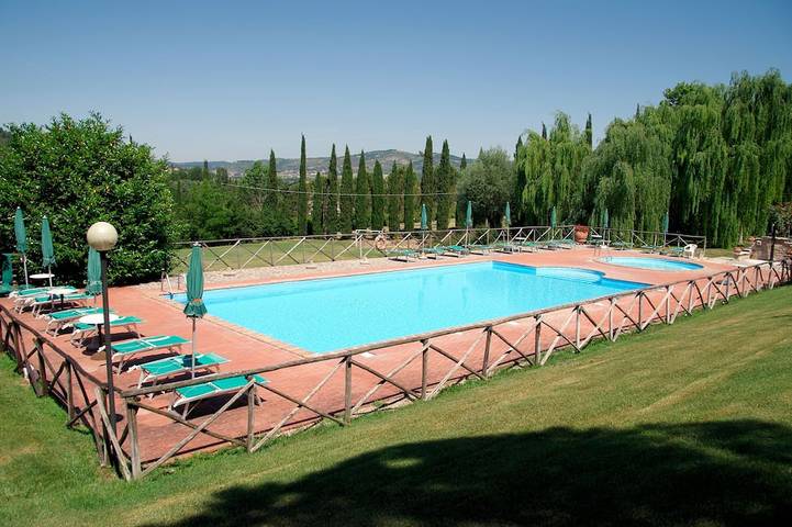 Location de vacances pour 3 personnes, avec piscine ainsi que terrasse et jardin à Corciano