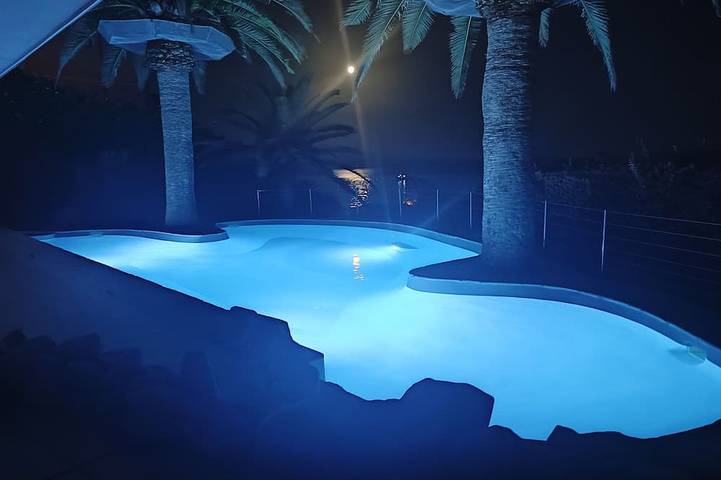 Neavilla,für 11 Personen,Swimmingpool, Panoramaterrasse,70Mt vom Strand entfernt in Maladroxia, Sant'Antioco Stadt