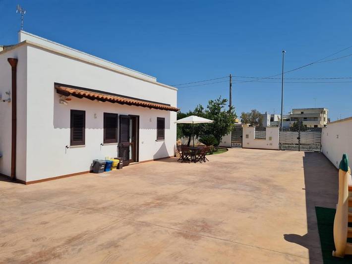 Ferienwohnung für 4 Personen, mit Garten und Ausblick in Surbo