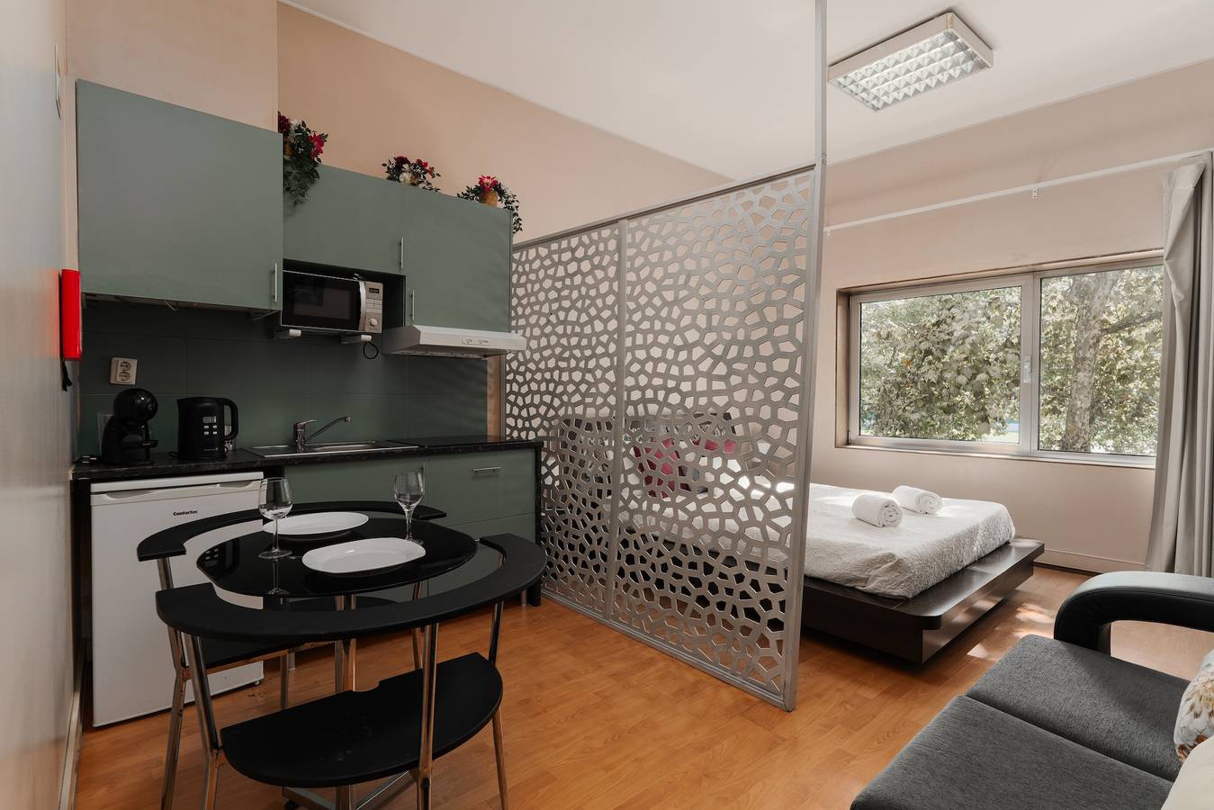 Apartamento inteiro, Metro-apartment rnal nº35375 al-chamada para a rede móvel nacional in Santo Ildefonso, Porto