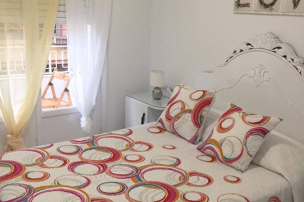 Apartamento entero, (S1) - Piso moderno de 3 dormitorios plano en el centro de la playa a 10-12 minutos a pie in Raval Roig, Alicante