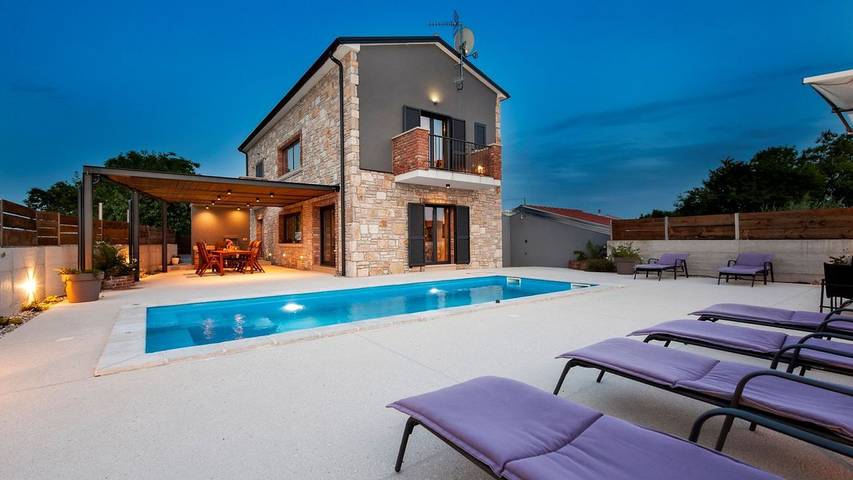 Villa pour 8 personnes, avec jardin, animaux acceptés à Kanfanar