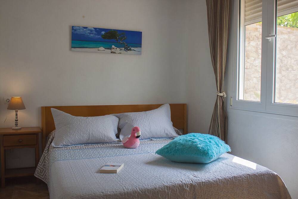 Villa rural, piscina privada, wifi gratis, parque infantil, 1,8km de la playa in Tierras del Ebro, Delta del Ebro