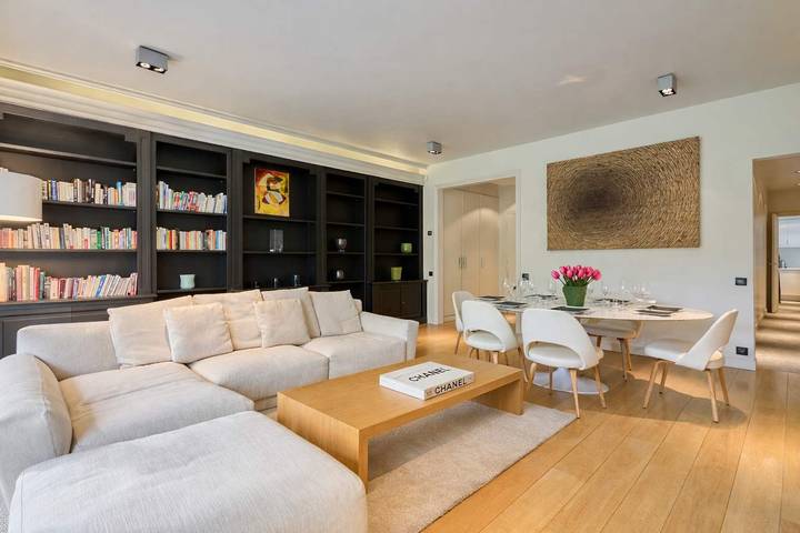 Location de vacances pour 4 personnes, avec Jardin à Neuilly-sur-Seine
