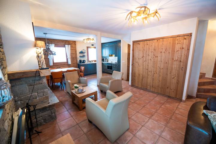 Chalet pour 12 personnes, avec terrasse à Saint-François-Longchamp - 2