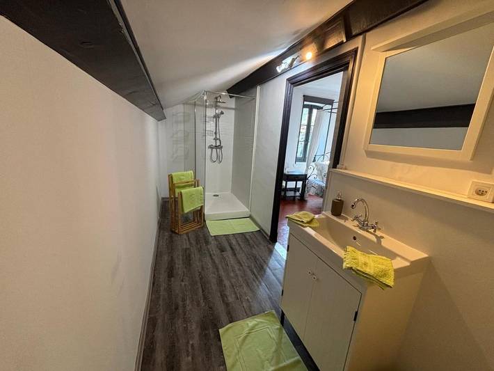 Location de vacances pour 4 personnes, avec jardin ainsi que piscine et jacuzzi à Molières-sur-Cèze - 2