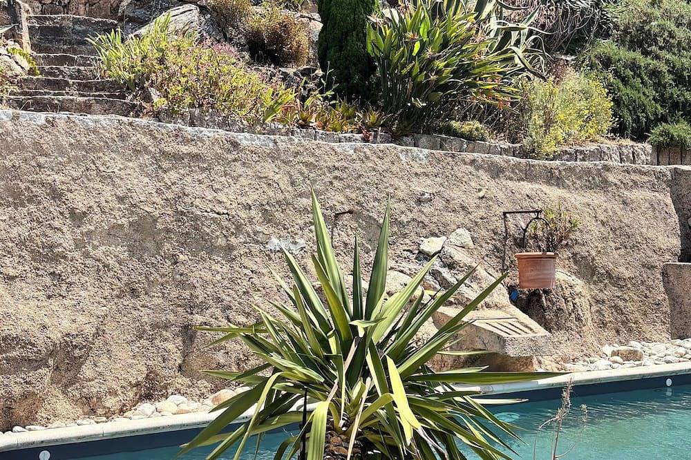 Appartement entier, Location T2 corse proche Propriano in Sainte-Lucie-de-Tallano, Parc naturel régional de Corse