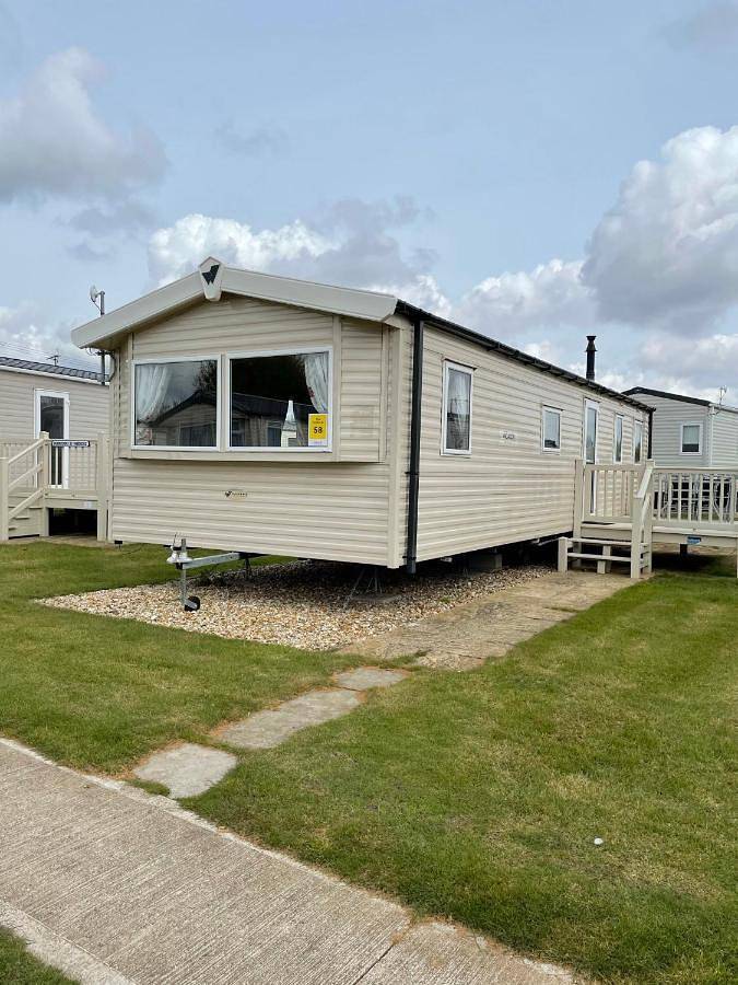 Holiday rental for 8 people, with pool and garden as well as children pool in Ingoldmells