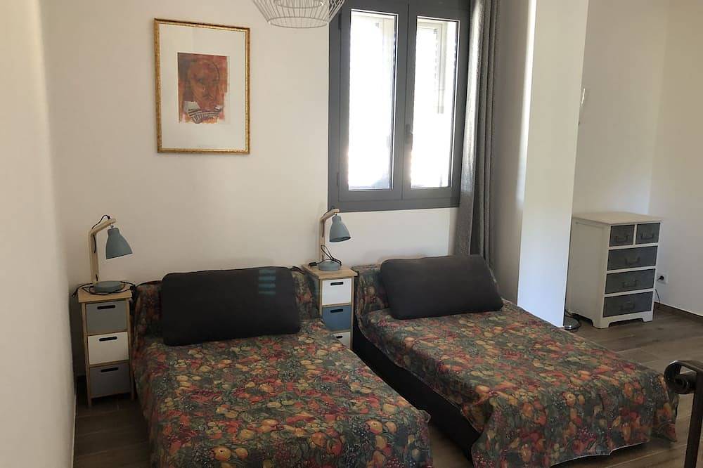 Appartement entier, Logement au centre d’une oliveraie a l’étage d’une villa, vallée du Regino in Ville-di-Paraso, Région de Calvi