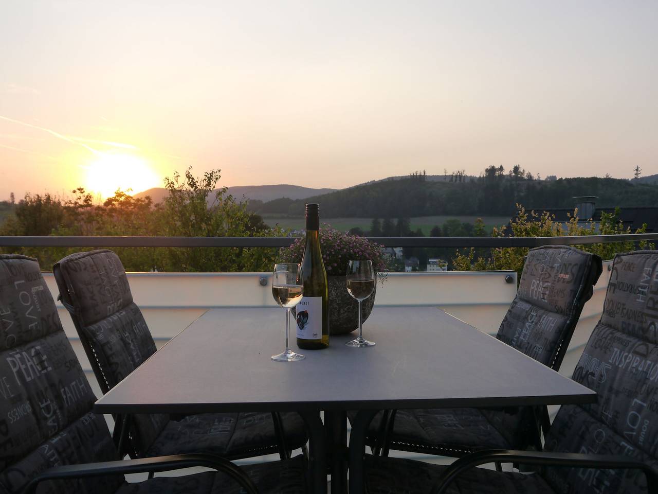 Ganze Wohnung, Apartment 'Vista-Homert' mit Bergblick, Balkon und Wlan in Eslohe, Hochsauerlandkreis