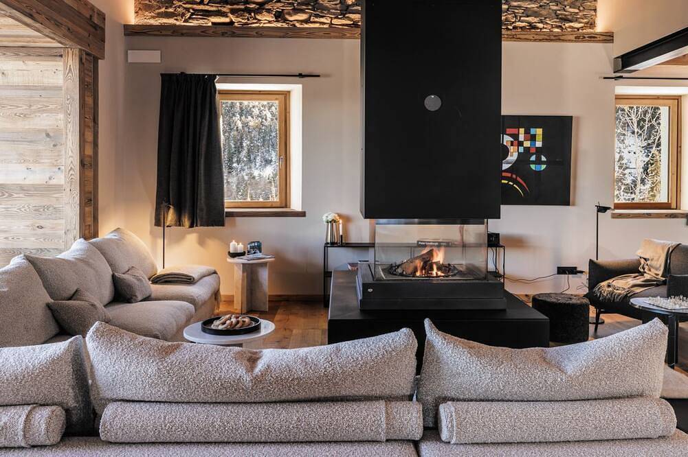 Chalet Les Fleurs - Scenic Alpine Retreat with private wellness area, Pila in Gerdaz, Comune di Gressan