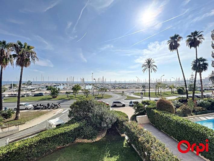 Holiday rental for 3 people, with Terrace and Pool in Menton