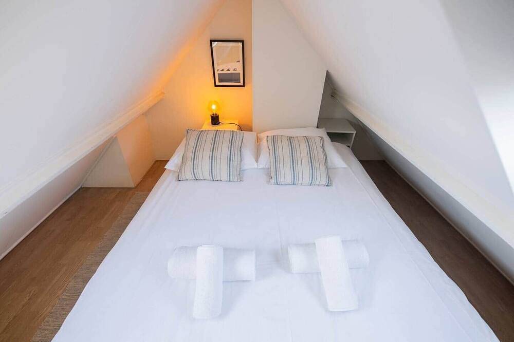 Entire apartment, Peaceful 2 Bedroom Apartment (Ts-307-B) in Eindhoven, North Brabant