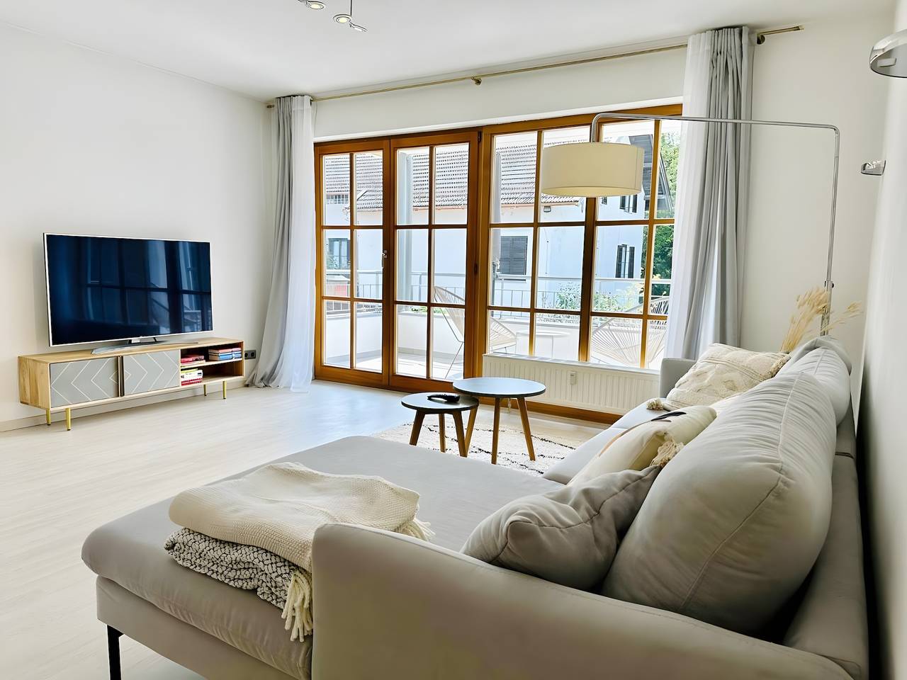 Ganze Wohnung, Moderne 3-Zi.-Wohnung Penzberg . Balkon . Parken . Bahnhof in Penzberg, Pfaffenwinkel