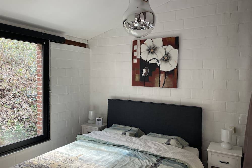 Gezellige Chalet met groot zonneterras in Domaine du Bonsoy Hastière bij Dinant in Hastière, Regio Namur