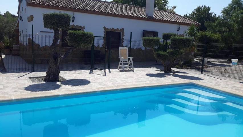 Casa rural para 6 personas, con vistas además de piscina y jardín en Provincia de Jaén - 2