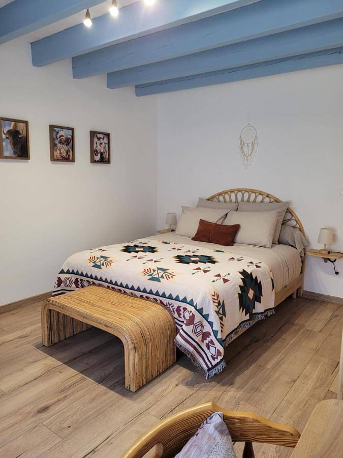 Gîte pour 2 personnes, avec Jardin et Vue à Sigournais