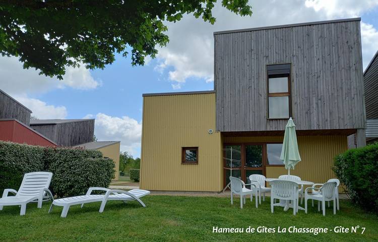 Gîte pour 6 personnes, avec Terrasse et Piscine