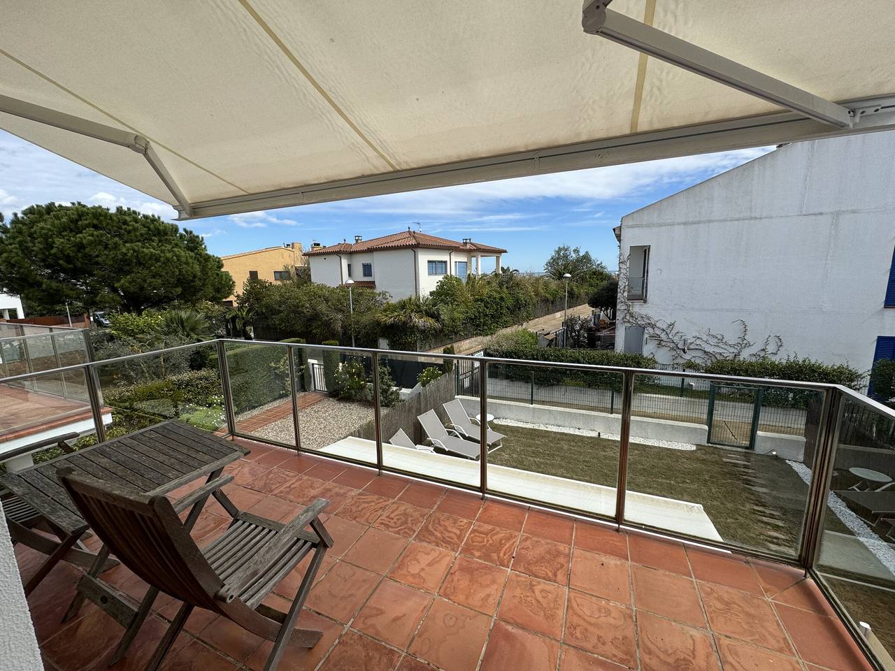 Maison rénovée à Torroella, proche plage, clim, wifi, garage et piscine commune in Mas Pinell, Torroella de Montgrí