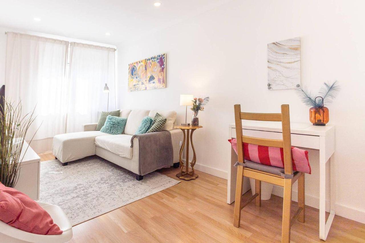 Apartamento entero, Deluxe Two-Bedroom Apartment with Garden View in Benfica, Lisboa