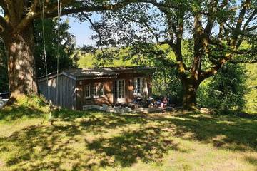 Maison de campagne pour 3 personnes, avec terrasse et piscine à Saint-Cernin-de-l'Herm