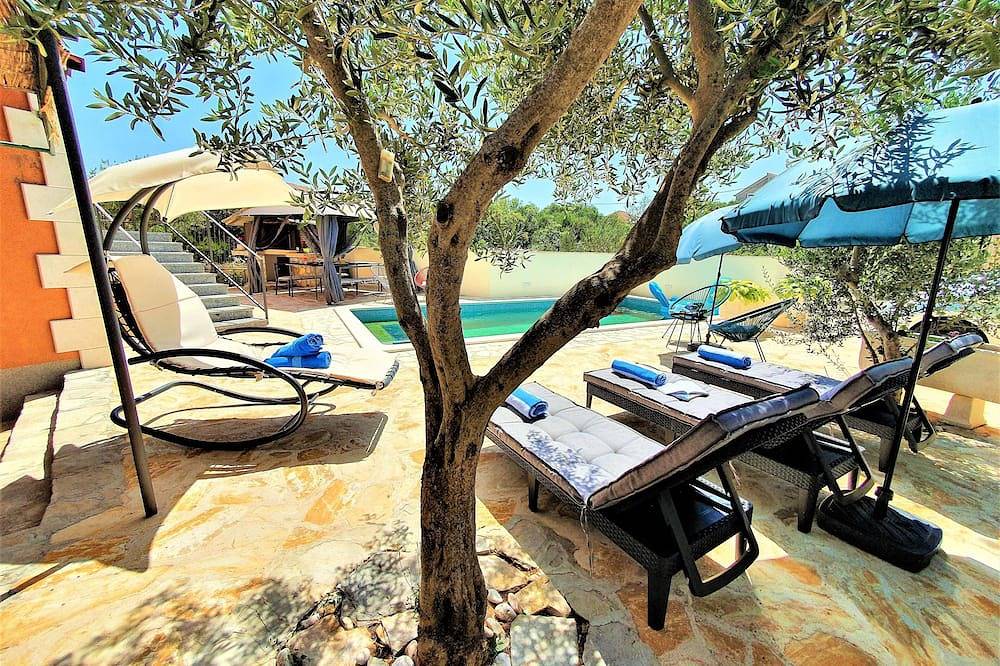 Villa für 13 Personen in Rogoznica, Šibenik-Knin