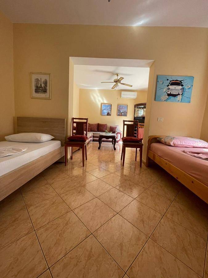 Maison d’hôte pour 6 personnes, avec vue et balcon à Tirana