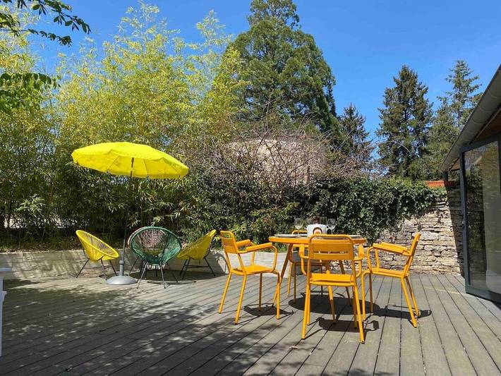 Location de vacances pour 5 personnes, avec jardin, animaux acceptés à Noyers