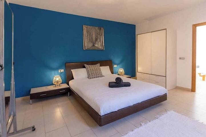 Villa Roberto Ibiza - Sept Chambres Villa, Couchages 10 in Port d'es Torrent, Sant Josep de sa Talaia