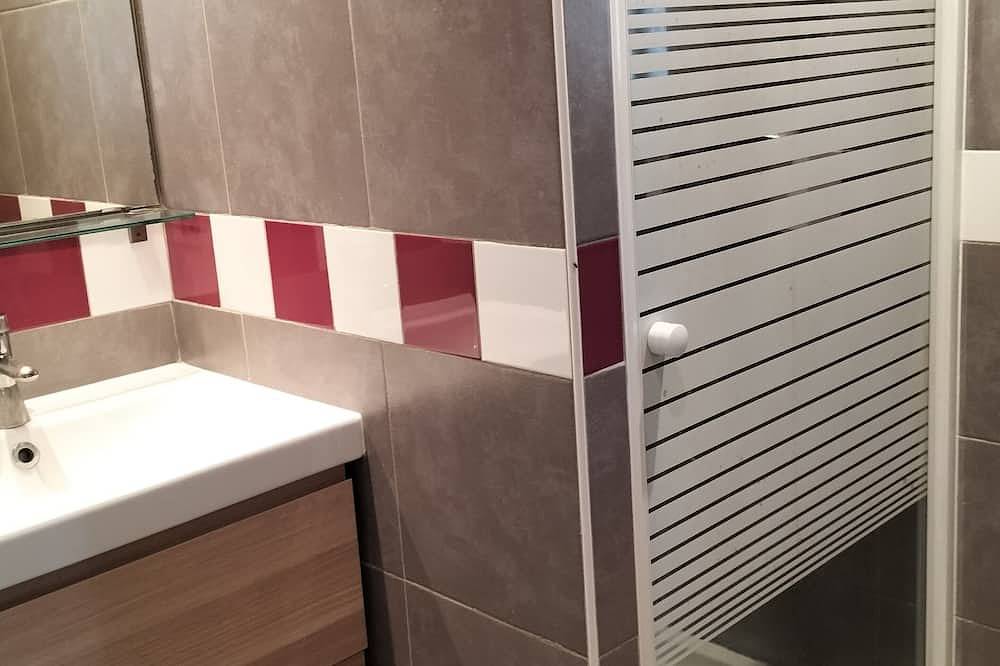 On the edge of a forest, in green Provence, with private swimming pool in Brignoles, Brignoles region