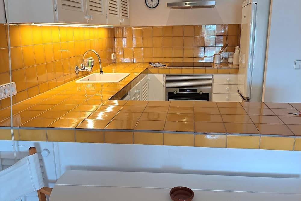 Apartamento entero, Bonito apartamento situado en el puerto de la Savina. in La Savina, Formentera