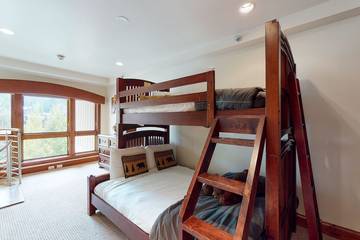 Vacation House for 7 Guests in Vail Ski Resort, Vail, Picture 4