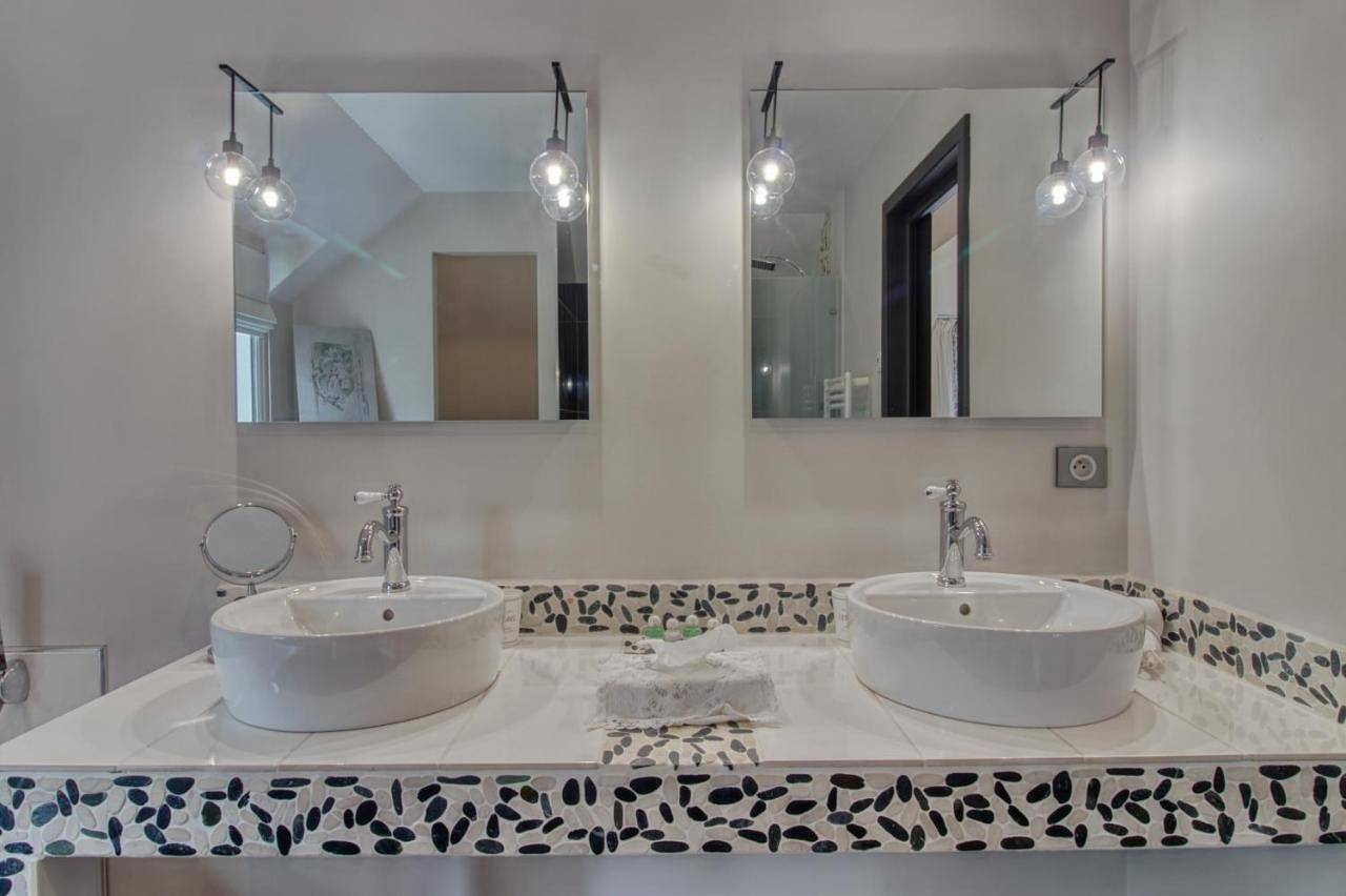 Queen Room with Balcony in Touquet-Paris-Plage, Région de Montreuil