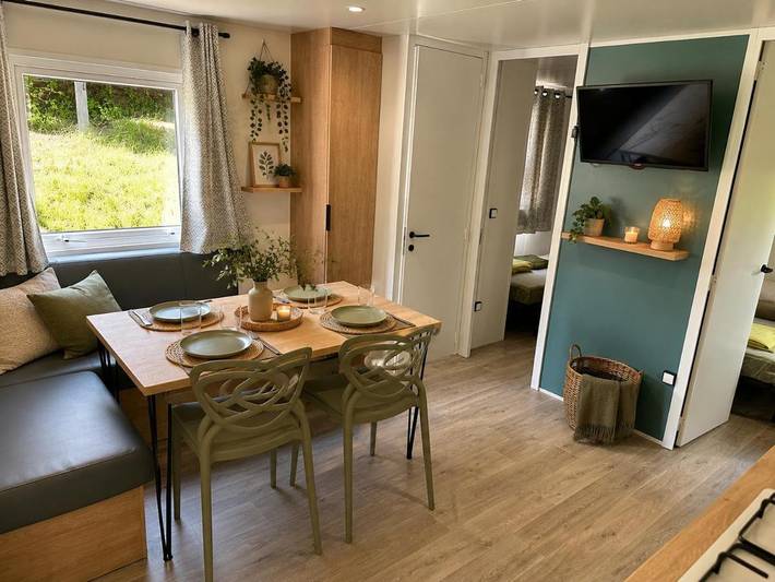 Gîte pour 6 personnes, avec terrasse et jardin ainsi que piscine et jacuzzi à Villefort - 2