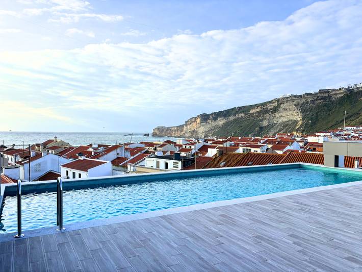Apartamento de férias para 4 pessoas, com varanda e piscina na Nazaré