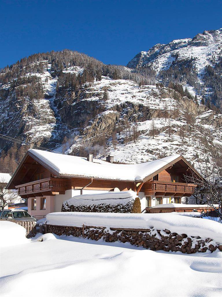 Ganze Ferienwohnung, Appartement Ötztal - Top 1 in Huben, Längenfeld