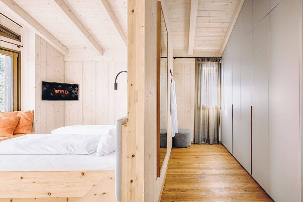 Riverside Chalet Dreitorspitz - with infrared sauna, mountain views in Garmisch-Partenkirchen, Bayerische Alpen