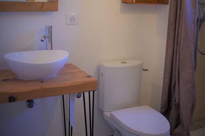 Gîte pour 2 personnes, avec piscine ainsi que jardin et terrasse à Suze-la-Rousse - 2
