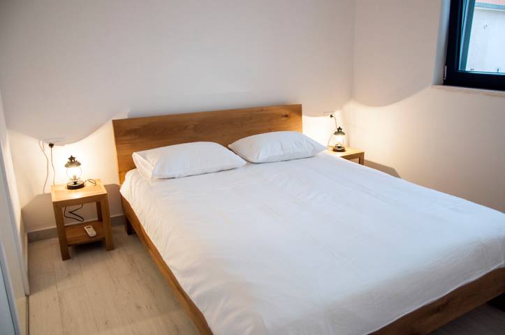 Ferienhaus für 8 Personen, mit Balkon und Terrasse sowie Garten und Ausblick in Dalmatien - 3
