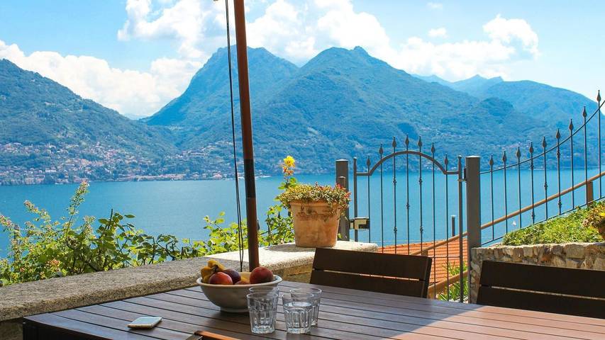 Ferienhaus für 6 Personen, mit Garten und Whirlpool in Santa Maria Rezzonico