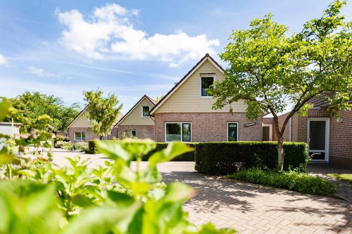 Ferienhaus für 10 Personen, mit Terrasse und Sauna in Plasmolen