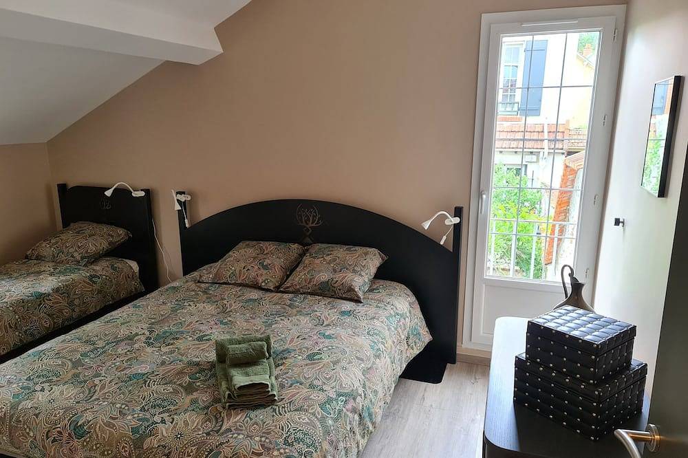 Casa-Familiar-Vista a la Ciudad-Baño en la habitacion in Fontainebleau, Sena y Marne