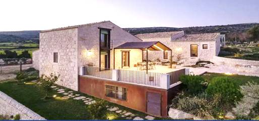 Villa for 7 Guests in Ragusa, Ragusa Province, Picture 2