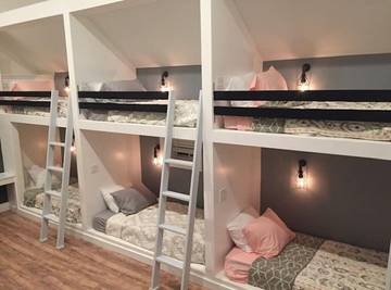 Vacation Apartment for 16 Guests in Tannersville, Pocono Mountains, Picture 4