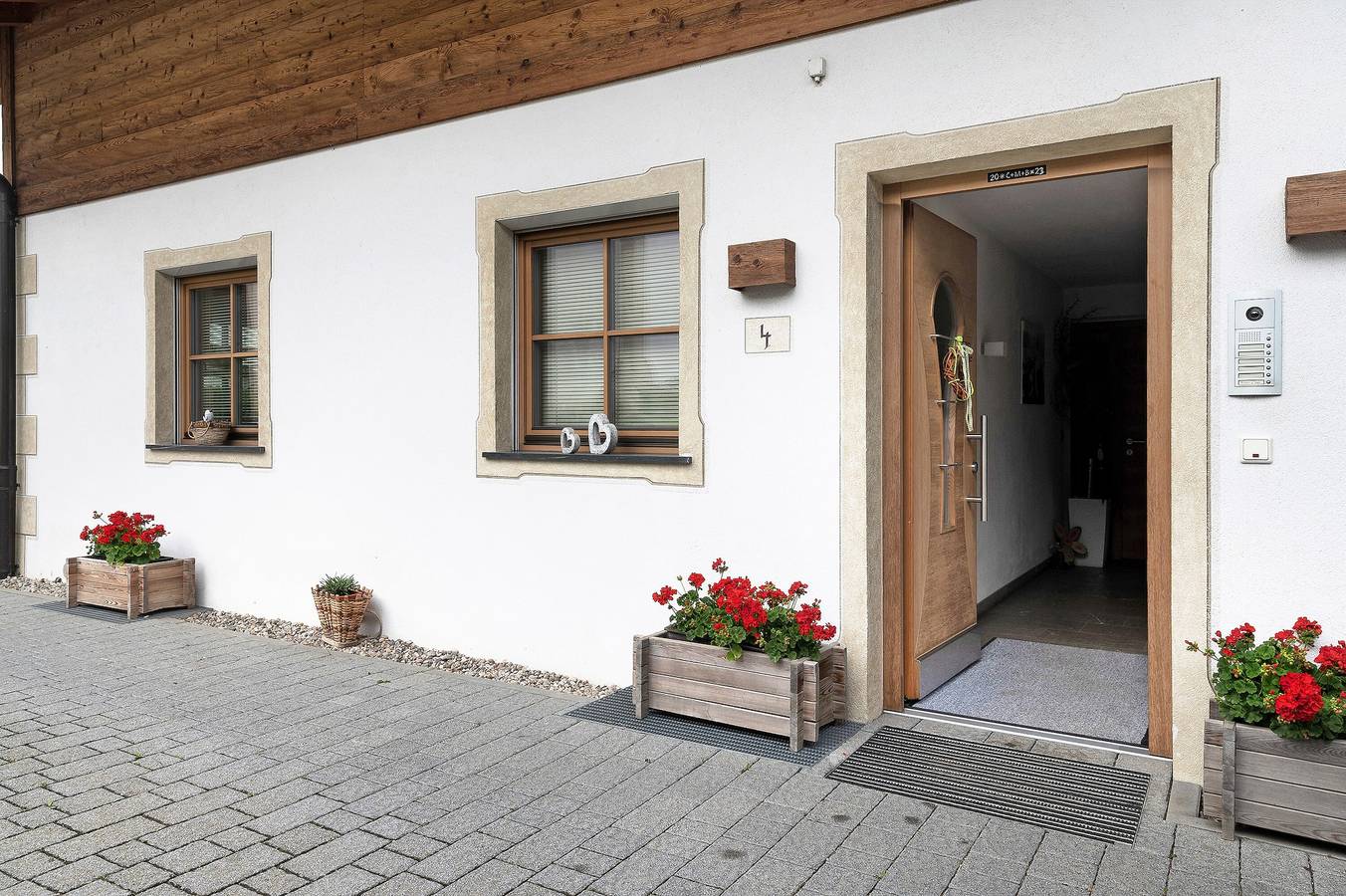 Entire apartment, Apartment "Moarhof Natur Vitalis" with Mountain View, Shared Terrace & Wi-Fi in Tschöfas, Lajen