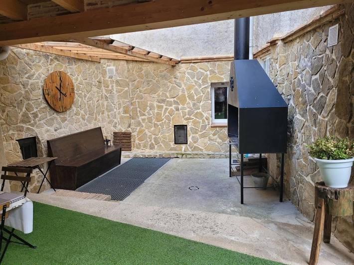 Casa rural con piscina para 15 personas, con Balcón y Terraza además de Jardín y Piscina en Provincia de Teruel