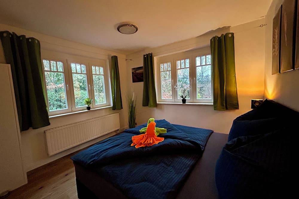 Ferienhaus im Grünen mit Kamin in Schmachtenhagen, Oranienburg